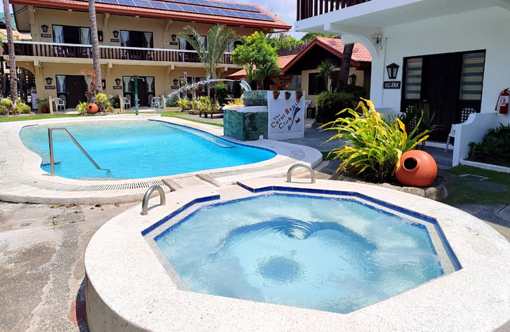 Swimming Pool and Jacuzzi